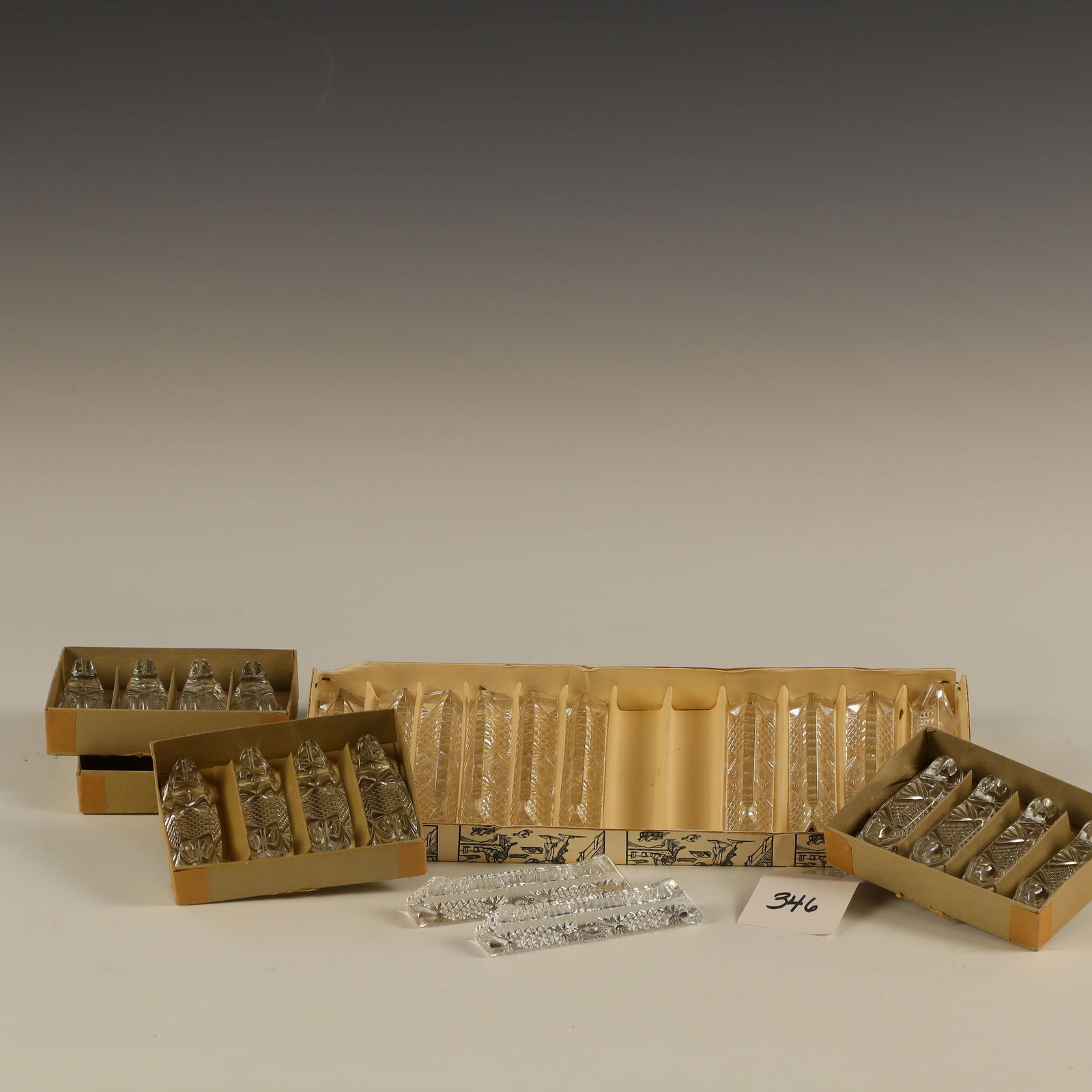 Vintage crystal knife rests (1 of 4)