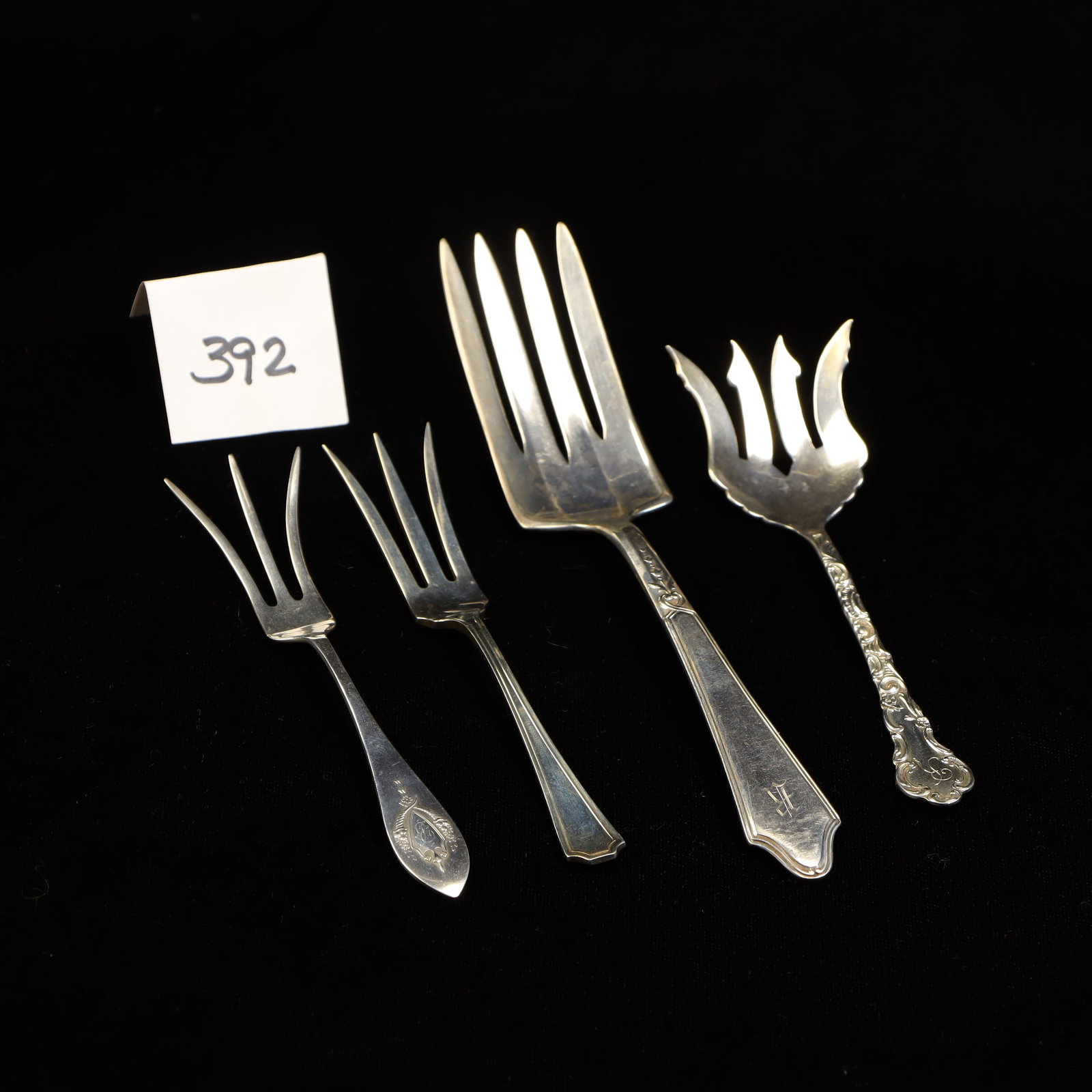 Four sterling silver forks 95 gms: Four sterling silver forks 95 gms, 5 and 7 inches length