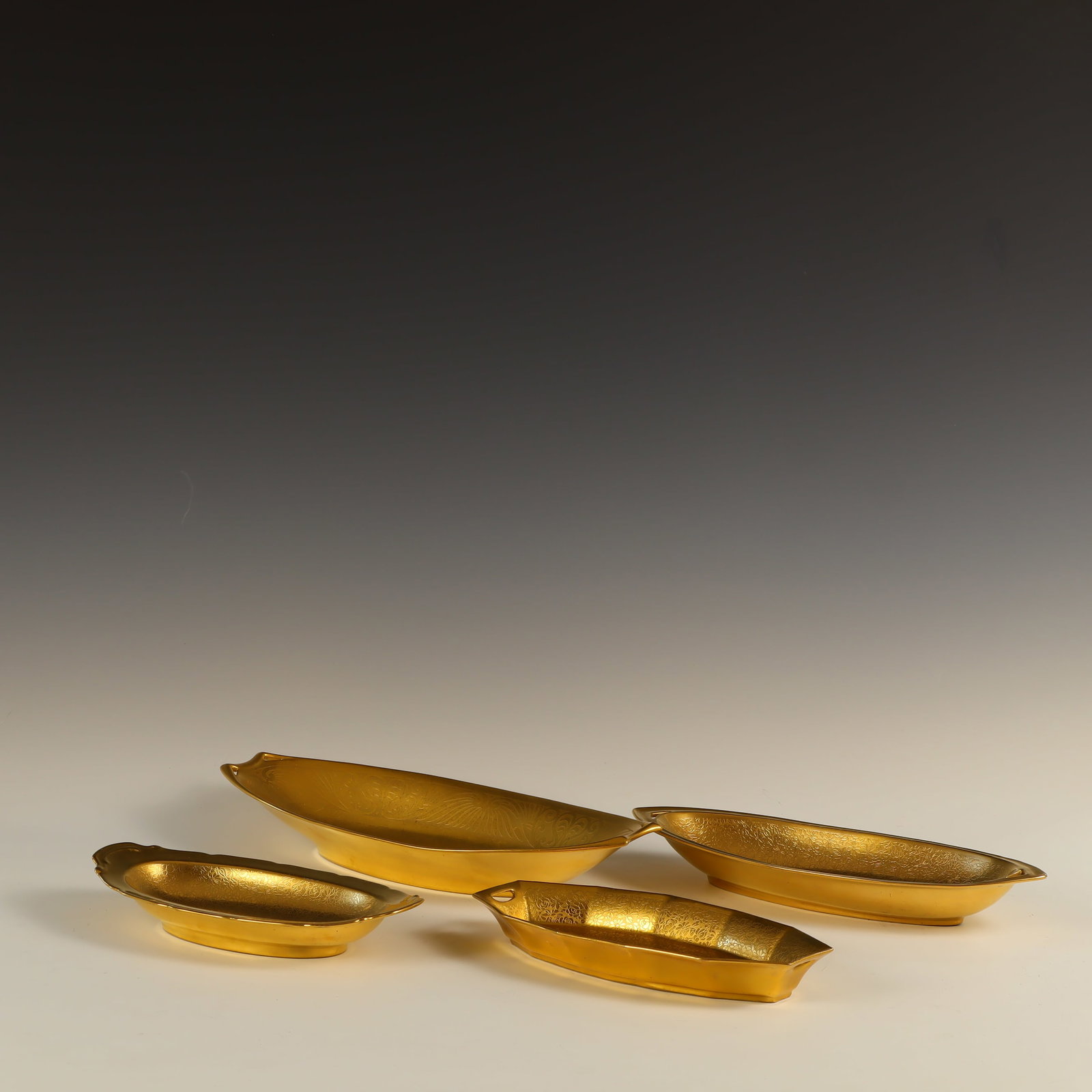 Four Pickard bowls and a Bavaria gold bowl: Four Pickard bowls, 9X5 inches, 9.5X4 inches, 11X4 inchesand a Bavaria gold bowl 12X5.5 inches