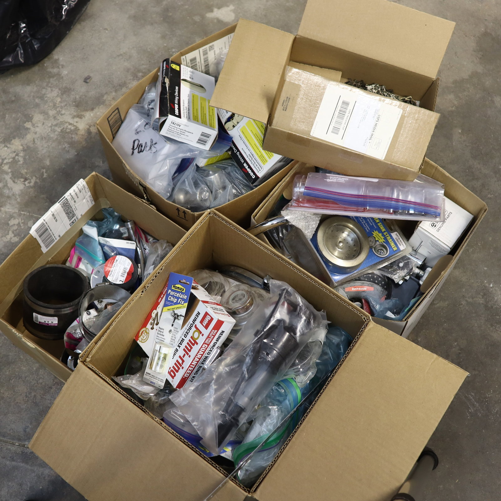 Lot of Pluming Supplies and door knobs: Lot of Pluming Supplies and door knobs