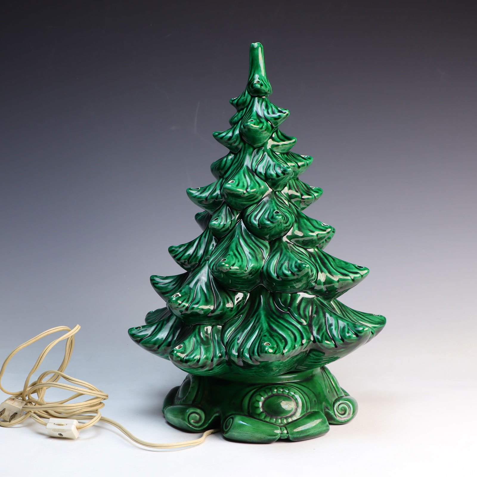 Vintage Ceramic Lighted Christmas Tree: Vintage Ceramic Lighted Christmas Tree Working unit no plastic bulbs but they are available at many craft stores Tree is 17 x 12 inches