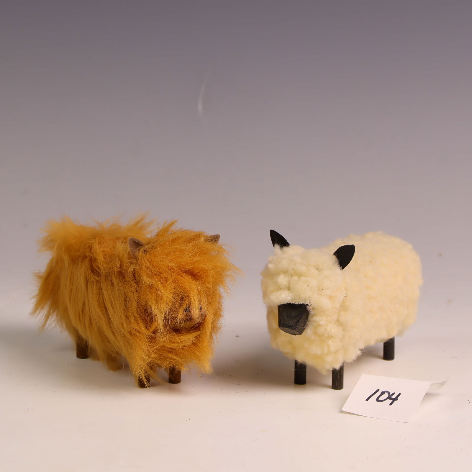 Lot of Two Vintage Animals (1 of 2)