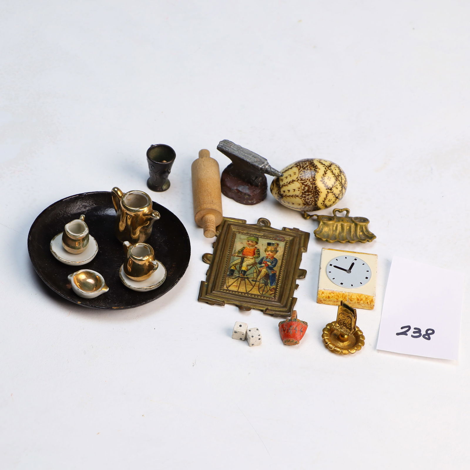 Lot of Vintage Miniature Doll House Accessories (1 of 1)