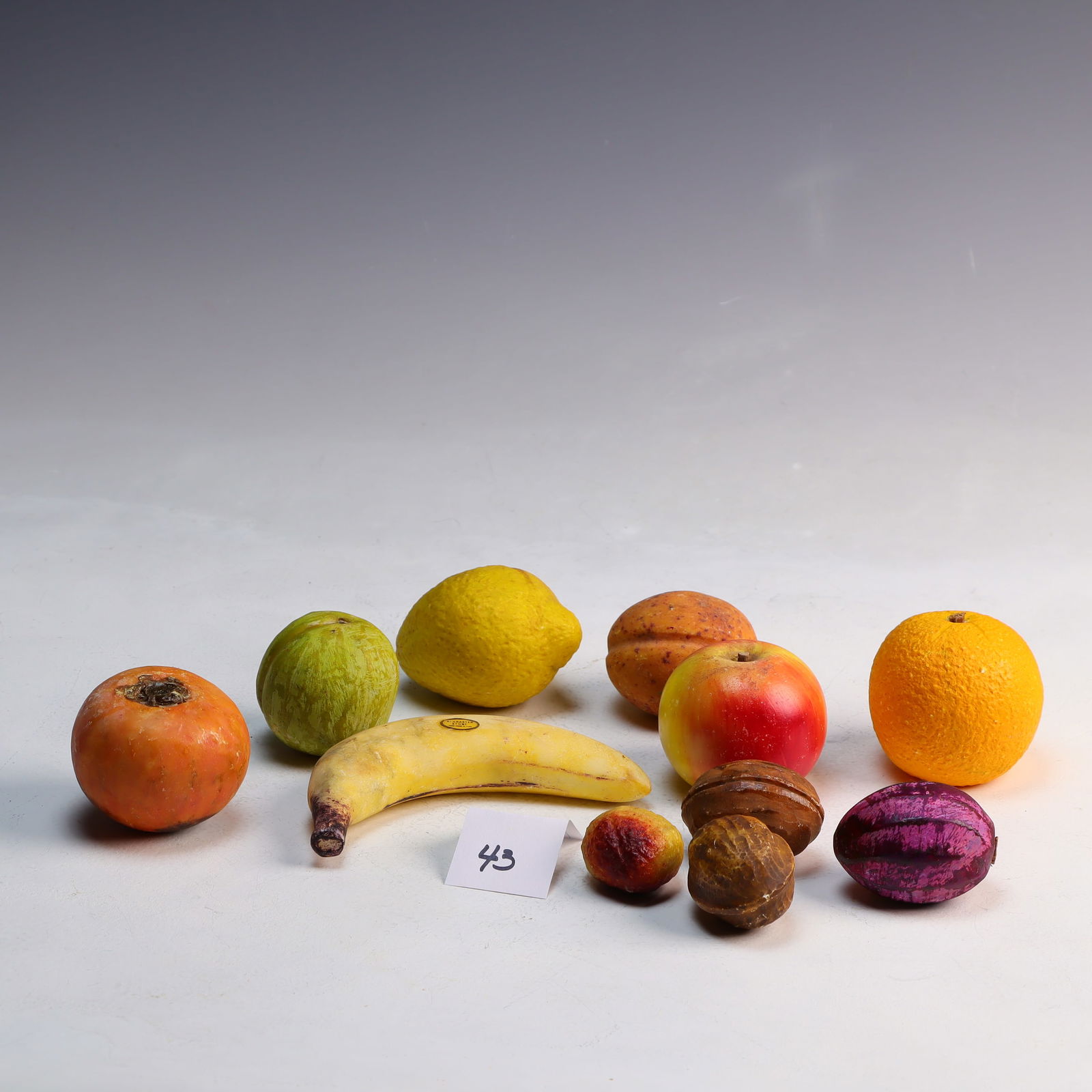 Lot of vintage handpainted Alabaster fruits and nuts (1 of 2)