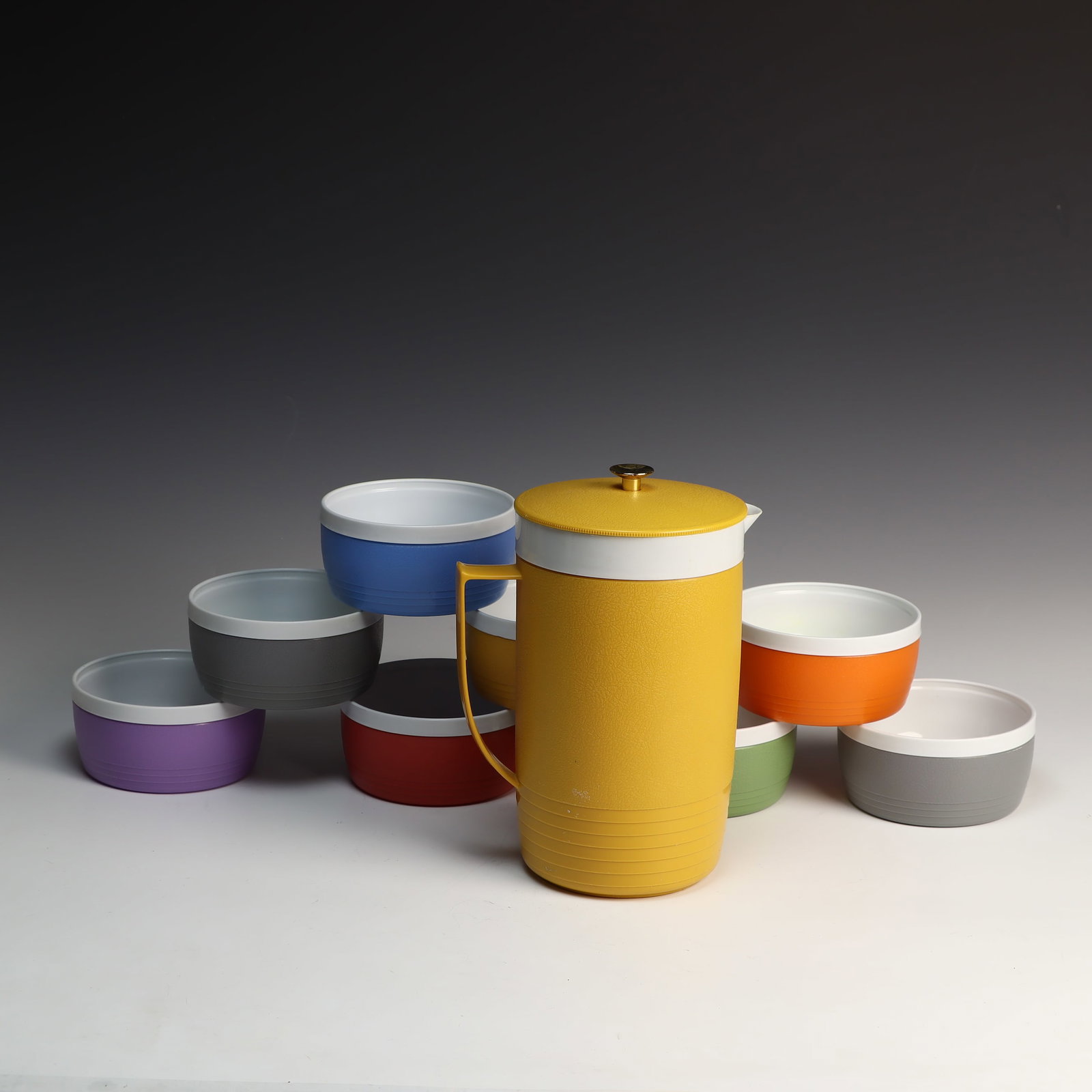 Mid Century Sunfrost Thermo-Ware USA plastic pitcher and bowls: Mid Century Sunfrost Thermo-Ware USA plastic pitcher 9.5X5 inches diameter and bowls 4 ¾ inches diameter, 9 pieces