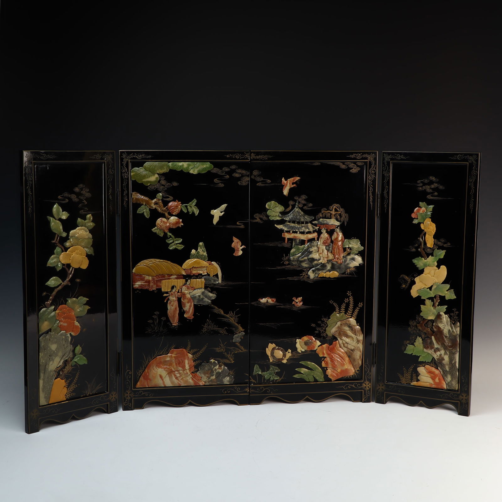 Four panels Asian table screen (1 of 2)
