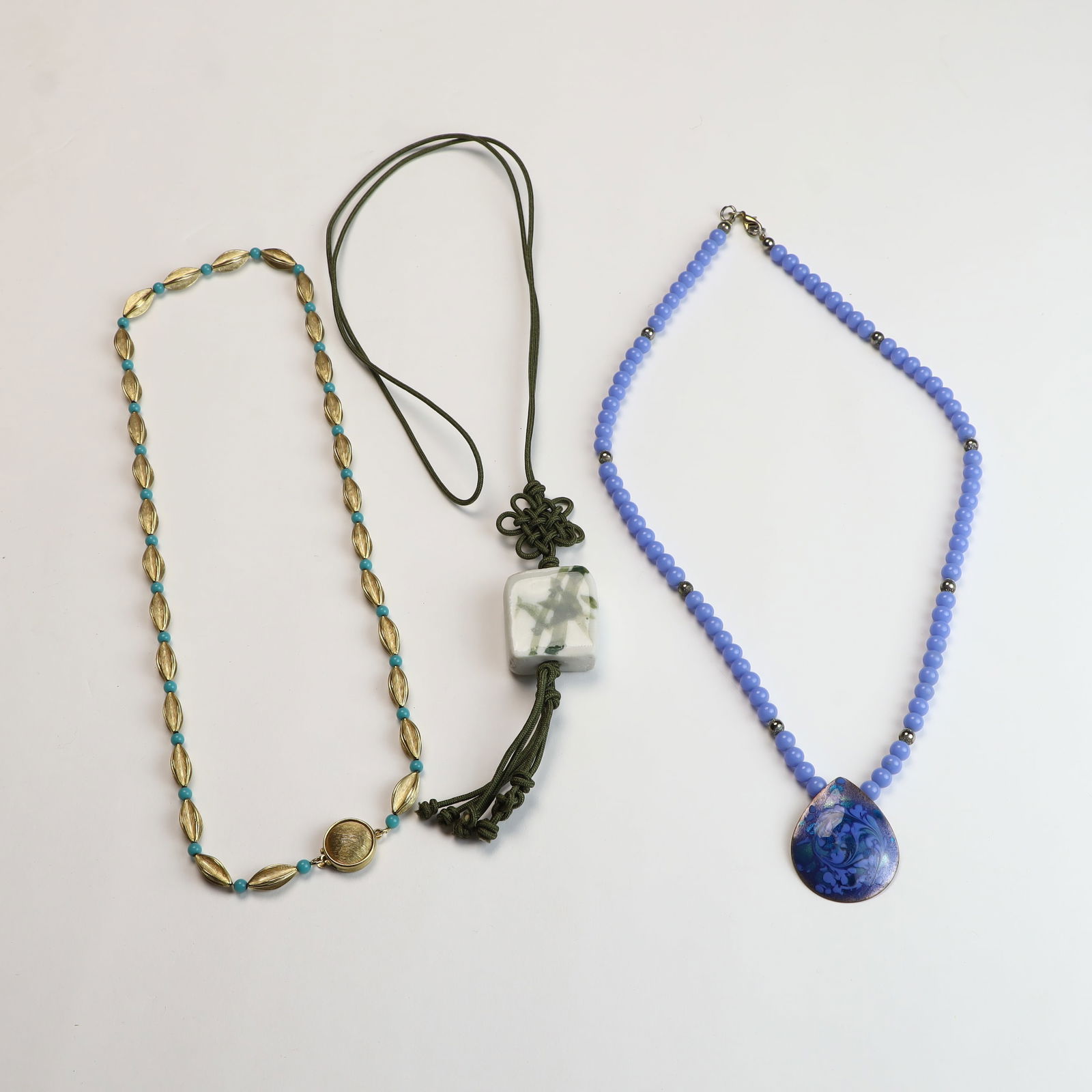 Three vintage necklaces (1 of 2)