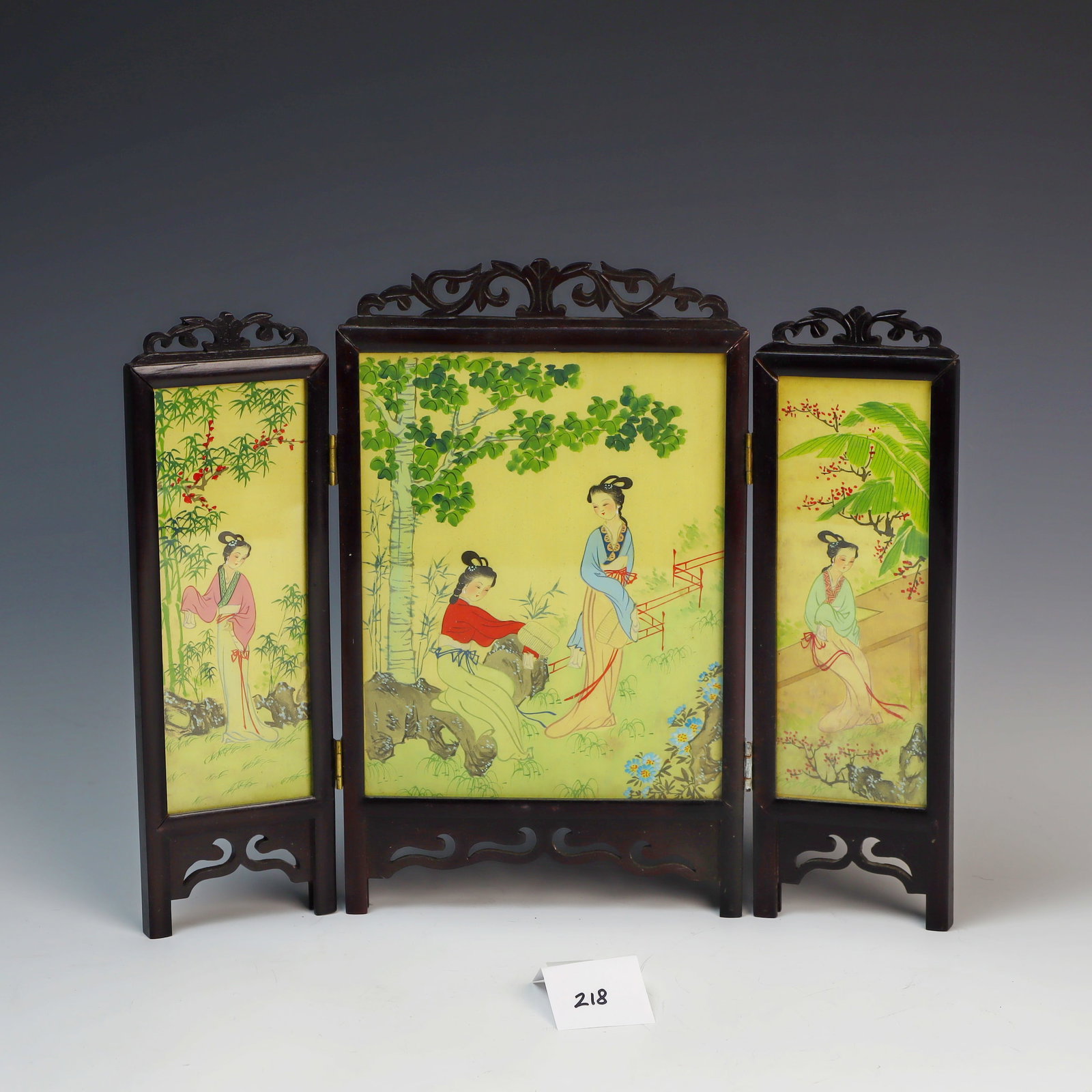 Vintage Japanese table display: Vintage Japanese table display 13X10.5 inches