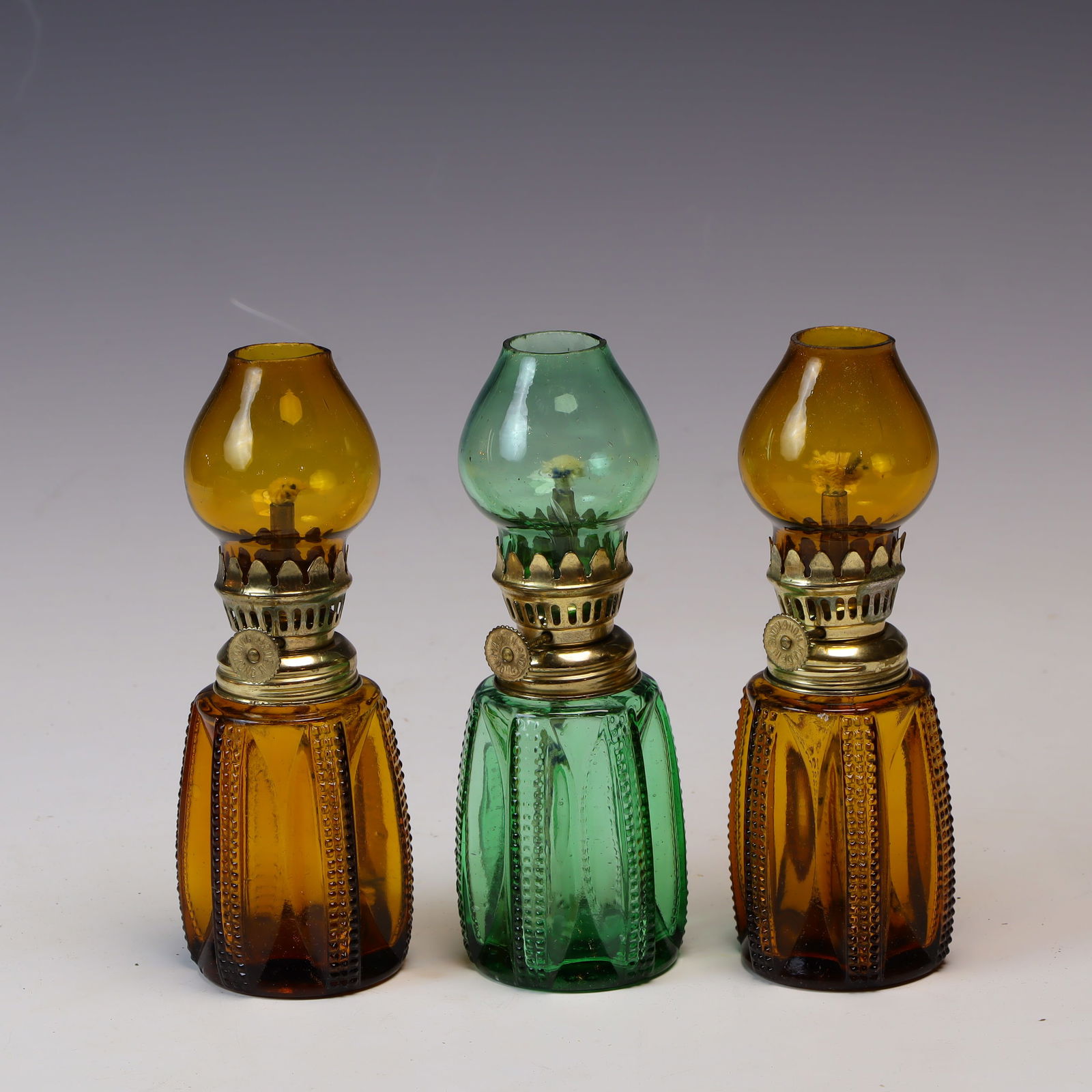 Three vintage Hong Kong mini lanterns (1 of 2)