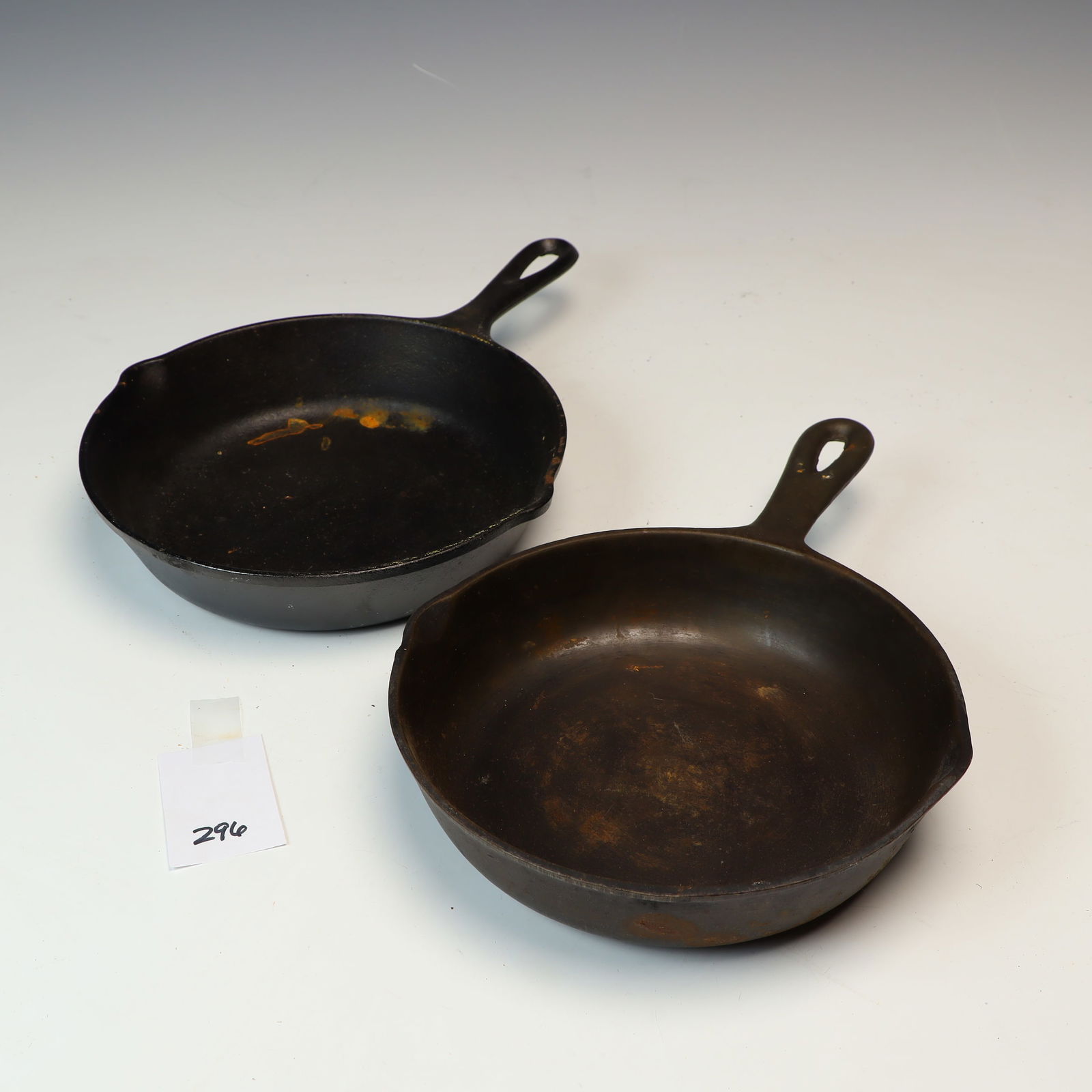 Two cast iron pans (1 of 2)