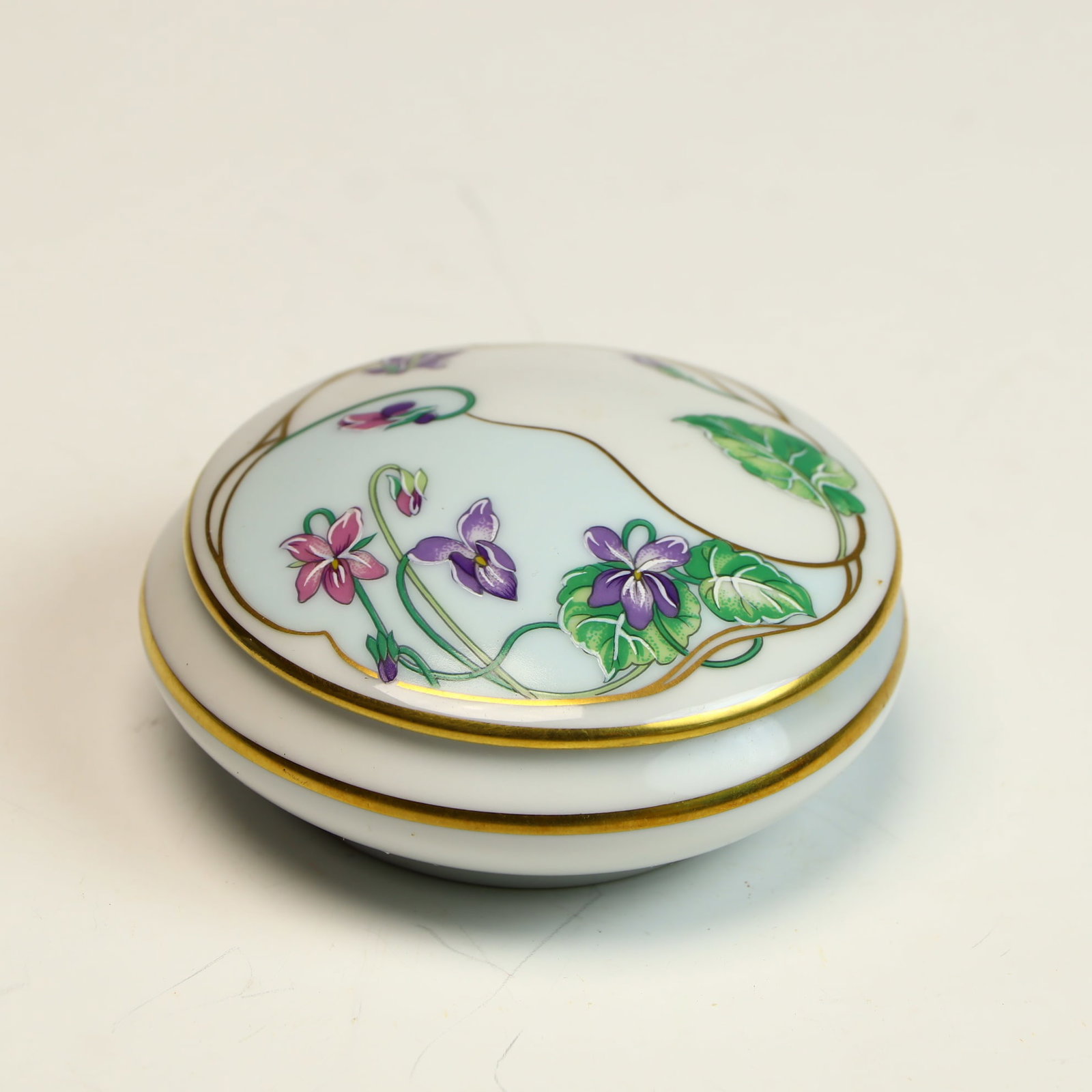 Limoges Castel France porcelain handpainted trinket box (1 of 4)