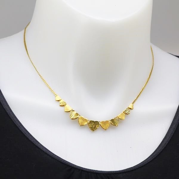 22k Yellow Gold Graduated Heart Necklace (1 of 1)
