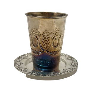 Sterling Silver Judaica Kiddush Cup With Tray.: Sterling Silver Judaica Kiddush Cup With Tray, Total weight 70gram cup height 8.5 cm ,plate approximately 10 cm diameter.