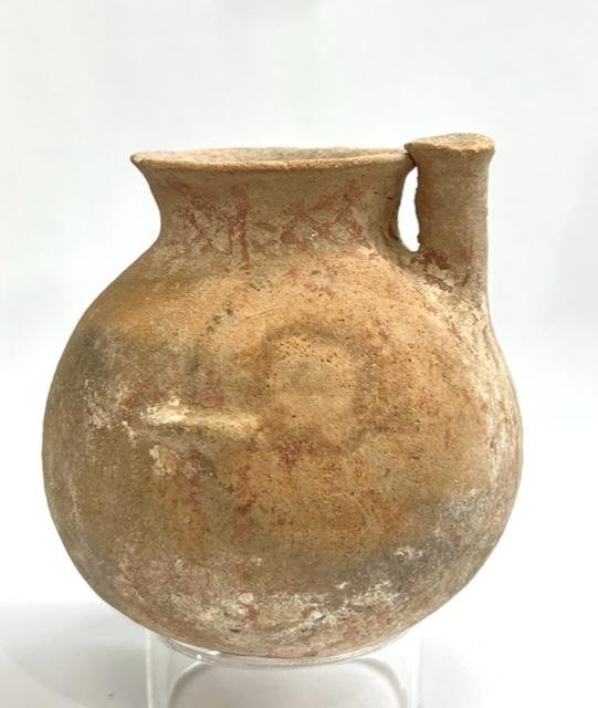 Ancient Early Bronze Age spouted vessel (1 of 4)