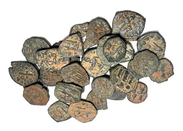 Lot of 30 Ancient Byzantine Bronze Coins. (1 of 2)