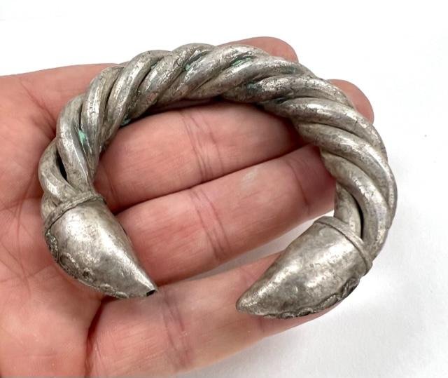 Ancient Achaemenid Near East Silver bracelet . (1 of 4)