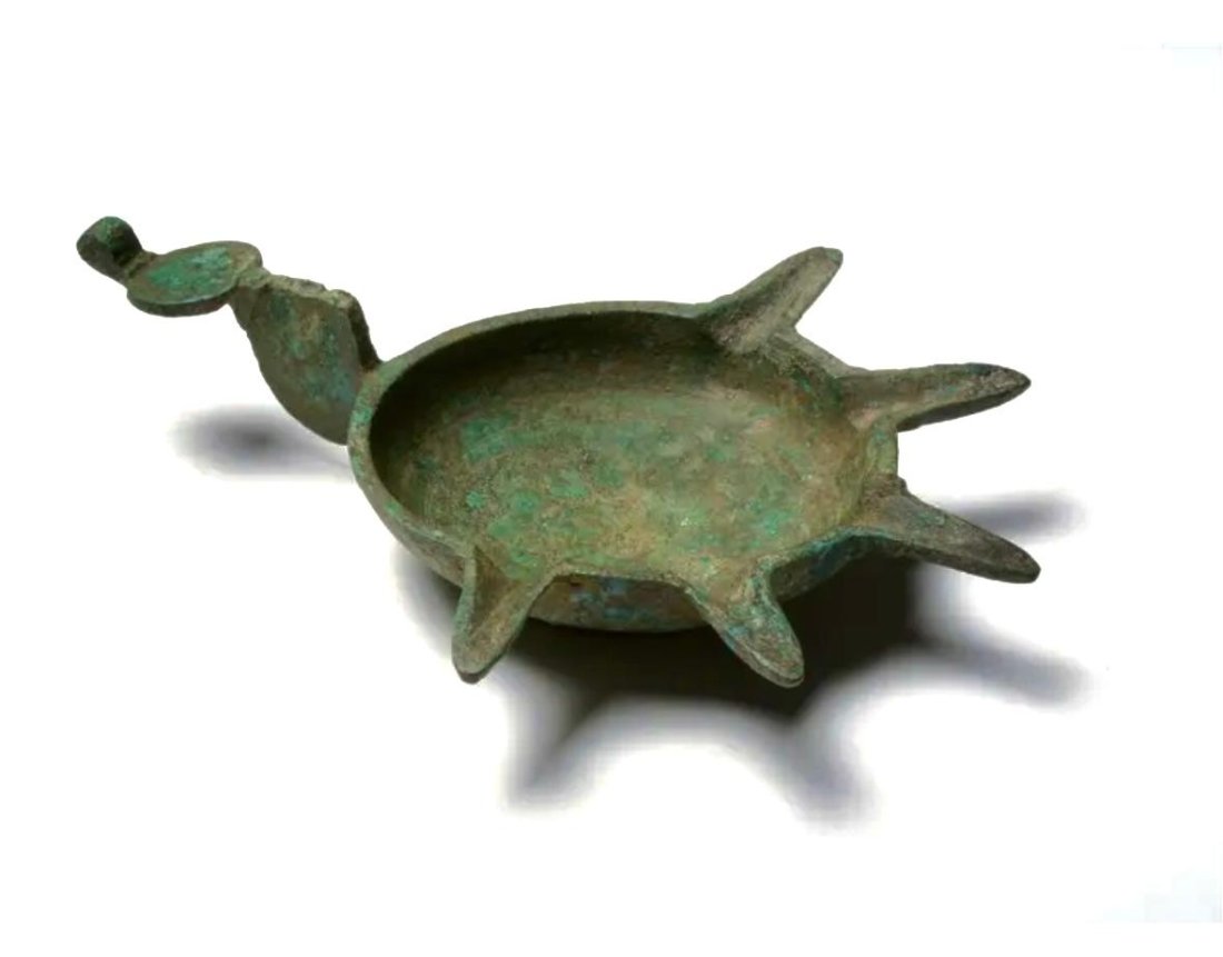Roman Byzantine Large Bronze Oil Lamp. (1 of 4)