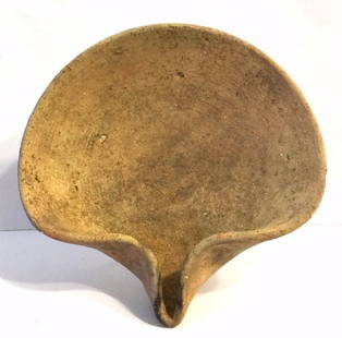 Holy land Iron Age Pottery Oil Lamp.: Large Holy land Iron Age Pottery Oil Lamp, c.1200 BC. found in Israel, Intact . Size : 18 cm x 17 cm x 4.5 cm .Provenance: NY private collection.