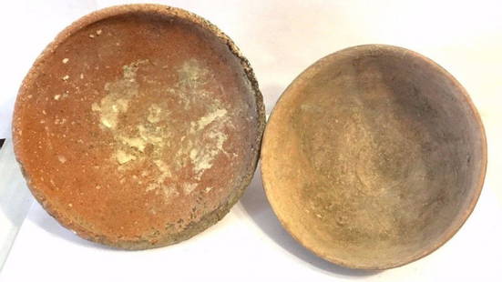 Lot of 2 Ancient Iron clay Bowl .: Holy land Iron Age Pottery Bowls,Circa : 1200BC 800BC, Intact . Size : 13.5 cm x 4 cm , 12 cm x 4 cm ,Provenance: NY private collection.