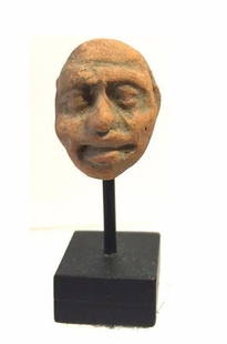 Assyrian -Hittite clay Head.: Assyrian -Hittite clay Head , 2nd millennium BC, good condition .Size : 2.5 cm x 1.5 cm . Provenance: Ex - Private PA collection .