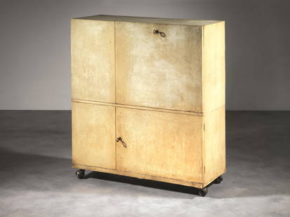 Mario Asnago e (Barlassina, 1896 - Milano, 1980): Mario Asnago e (Barlassina, 1896 - Milano, 1980) Claudio Vender (Milano, 1904 - Saronno, 1986) CREDENZA-MOBILE BAR struttura in legno rivestita in pergamena, piani in vetro e sistema di illuminazione