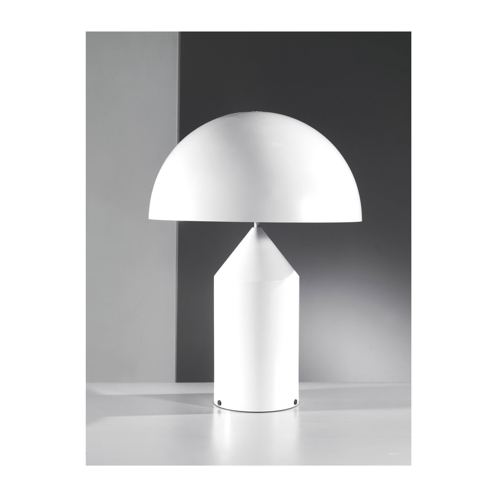 Vico Magistretti (Milano, 1920 - 2006)   «ATOLLO» TABLE LAMP, WHITE LASCQUERED (1 of 1)