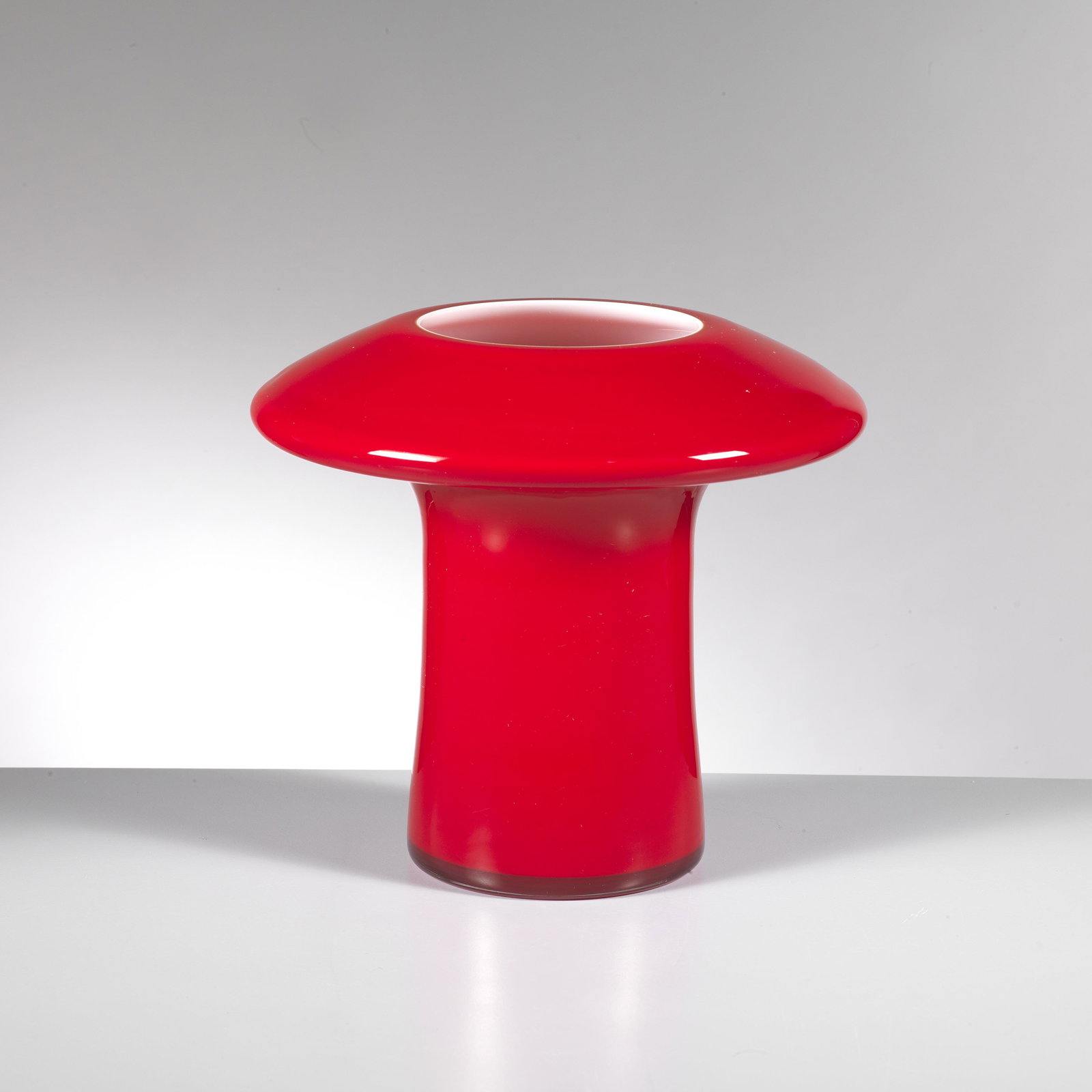 Angelo Mangiarotti (Milano, 1921 - 2021)   GLASS VASE FROM THE «EX/0100» SERIES (1 of 1)