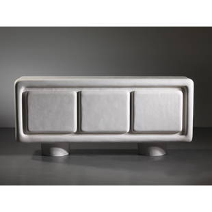 Kelly Wearstler  (Myrtle Beach 1967) COLINA CREDENZA: Kelly Wearstler(Myrtle Beach, 1967) COLINA CREDENZA, WHITE RESIN AND WALNUT WOOD INTERIOR CREDENZA MODELLO COLINAin resina bianca modellata a mano e interni in legno di noceProduzione Stati Uniti, 201