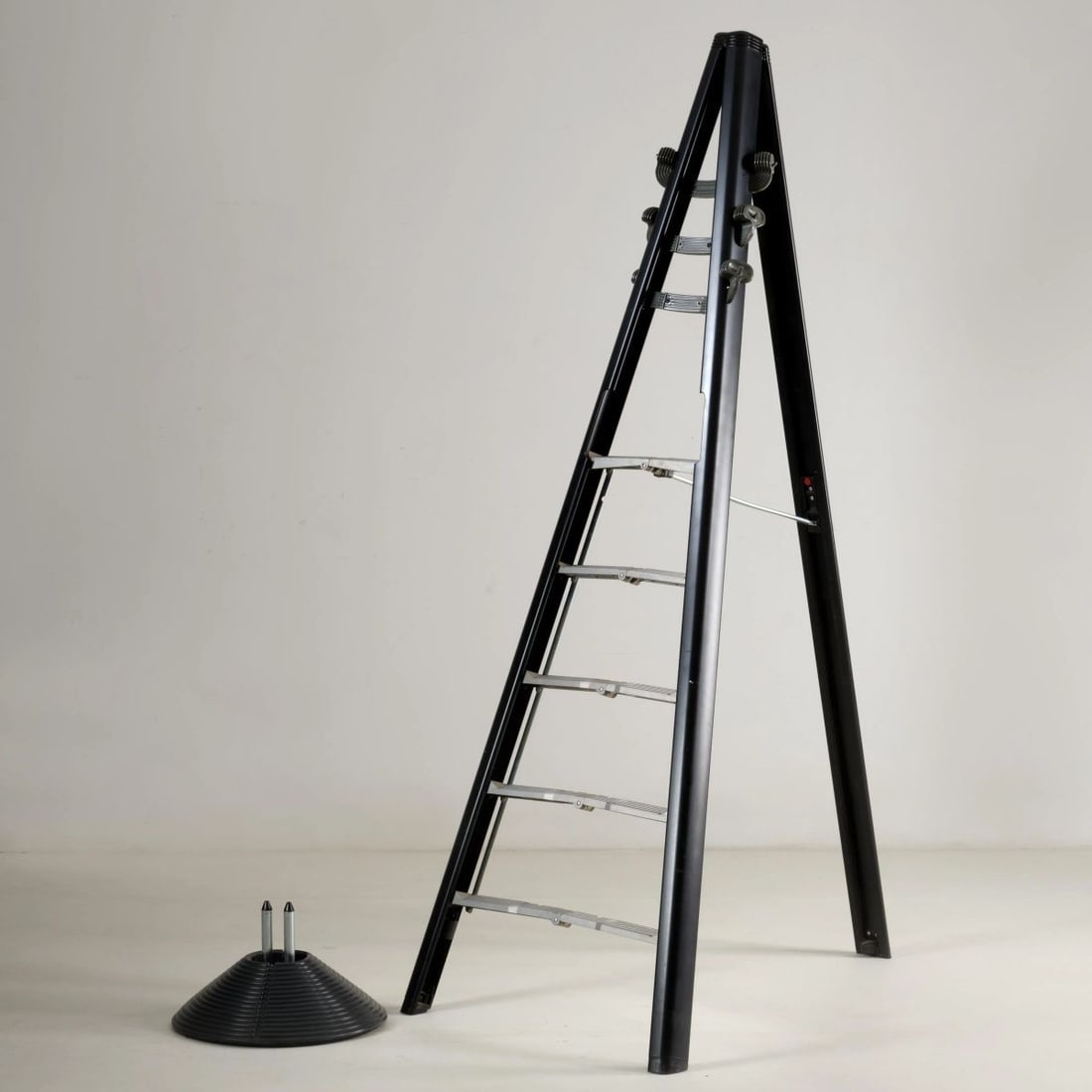 Giancarlo Piretti «DILEMMA» COATHANGER (1 of 2)