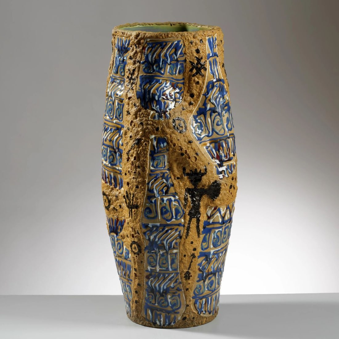 Federico Melis CERAMIC VASE: Federico Melis (Bosa, 1891 - Urbania, 1969) CERAMIC VASE VASO in ceramica firmato e datato in basso Produzione Italia, 1961 cm H51xL25xP25