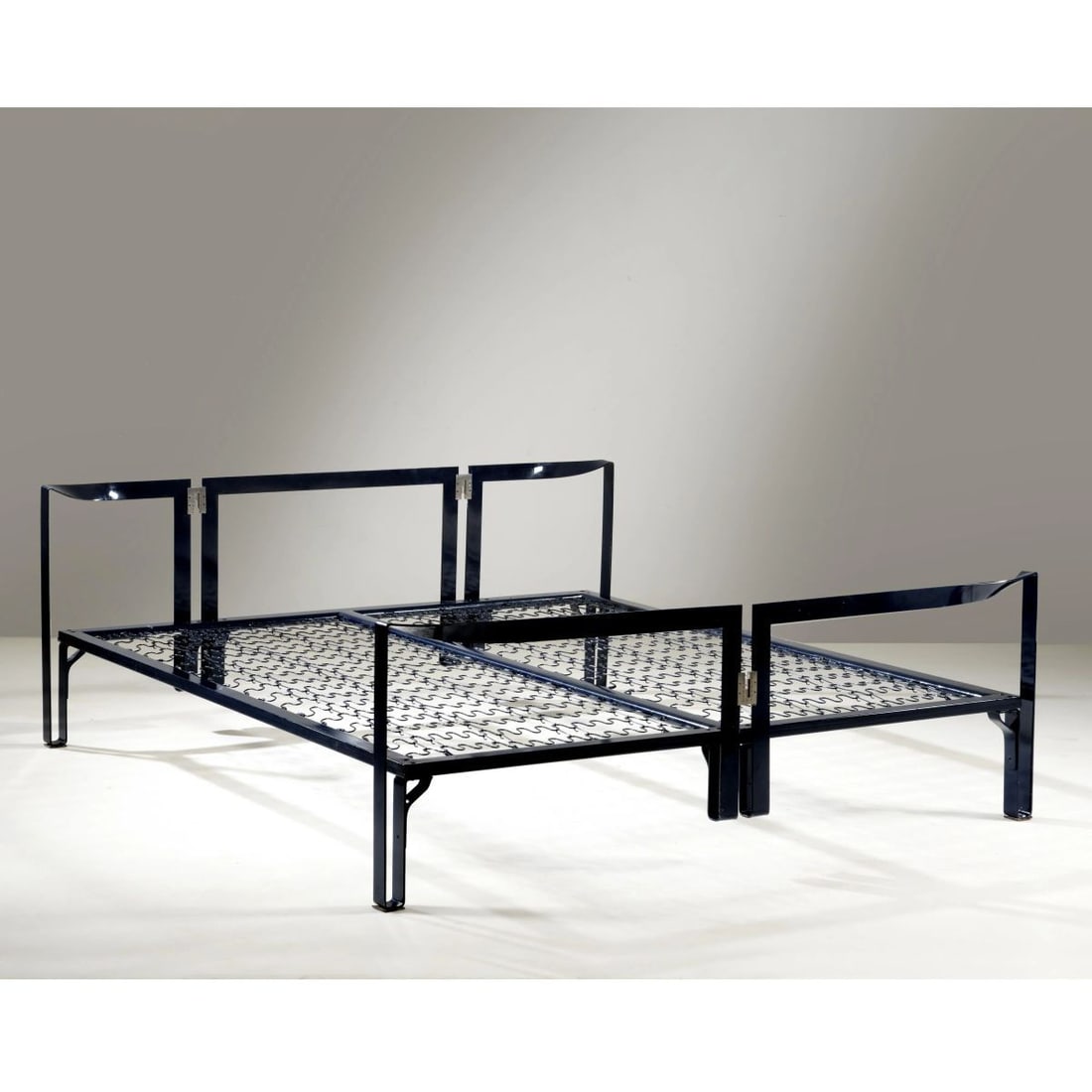 Tobia Scarpa A «VANESSA» BED (1 of 1)