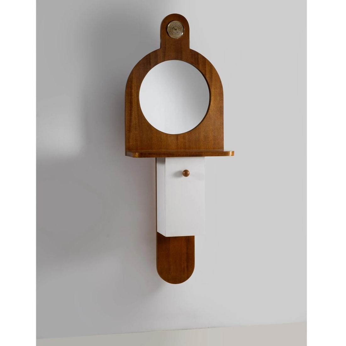 Ettore Sottsass: Ettore Sottsass (Innsbruck, 1917 - Milano, 2007) «TEMPUS» WALL CABINET, WOODEN STRUCTURE MOBILE SOSPESO CON SPECCHIO MODELLO TEMPUS struttura in legno Produzione