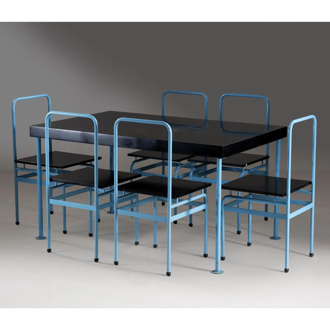 J.J.P. Oud: J.J.P. Oud (Purmerend, 1890 - Wassenaar, 1963) A TABLE AND SIX CHAIRS TAVOLO E SEI SEDIE in metallo Produzione Pallucco, Italia, 1982 tavolo cm H75,5xL140,5xP90 sedie cm