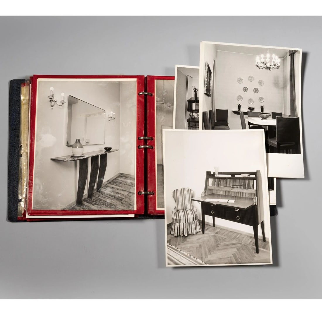 COLLECTION OF 38 BLACK AND WHITE PHOTOS: COLLECTION OF 38 BLACK AND WHITE PHOTOS Raccolta di 38 foto in bianco e nero cm H23xL18