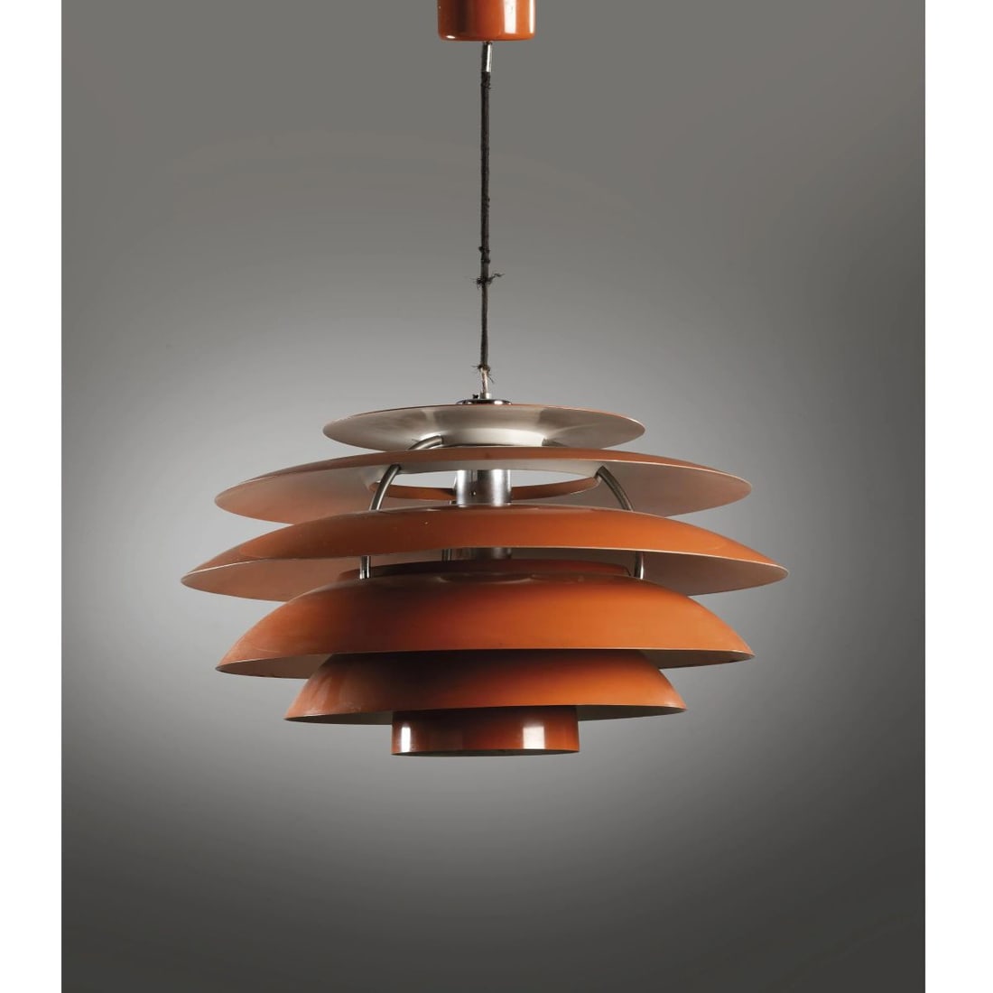 Stilnovo: Stilnovo «1262» CEILING LAMP, ORANGE LACQUERED METAL STRUCTURE LAMPADARIO MODELLO 1262 in metallo laccato nei toni dell’arancio Produzione Stilnovo, Italia, 1960 circa alt.