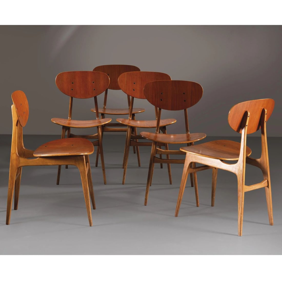 SIX CHAIRS: SIX CHAIRS SEI SEDIE in legno Produzione Italia, 1955 circa cm H80xL47xP50