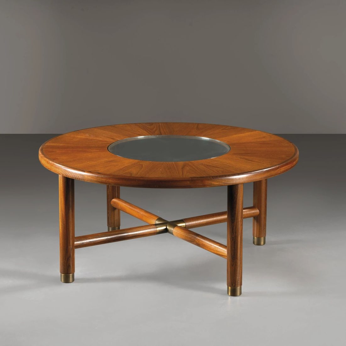 G-Plan: G-Plan LOW TABLE TAVOLO BASSO in legno vetro e ottone Produzione Italia, 1970 circa alt. cm 45 e diam. cm 96