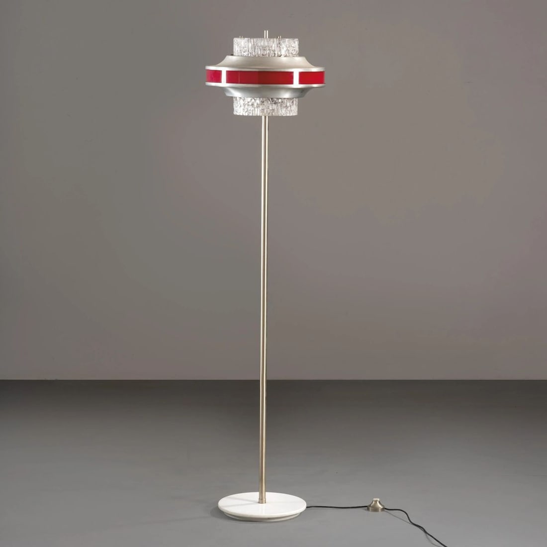 Reggiani: Reggiani FLOOR LAMP UNA LAMPADA DA TERRA in metallo e vetro Produzione Reggiani, Italia 1965 circa alt. cm 160 e diam. cm 40 