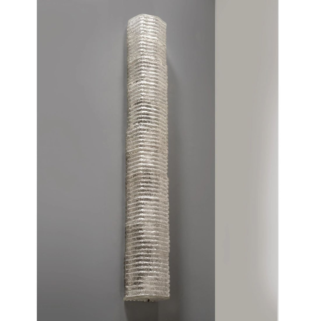 Lella e: Lella e (Udine, 1934 - New York, 2016) Massimo Vignelli (Milano, 1931 - New York, 2014) GLASS AND METAL CEILING LAMP LAMPADARIO in metallo e vetro Produzione Venini, Italia, 1960 circa alt. cm