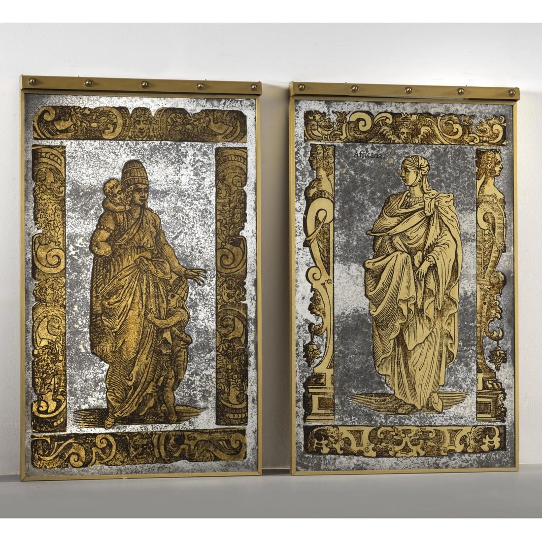 TWO LIGHTED MIRROR PANELS, METAL STRUCTURE: TWO LIGHTED MIRROR PANELS, METAL STRUCTURE DUE PANNELLI SPECCHIO CON ILLUMINAZIONE Illustrazioni tratte da Cesare Vecellio in specchio e metallo Produzione Italia, 1950 circa cm H86xL52xP5
