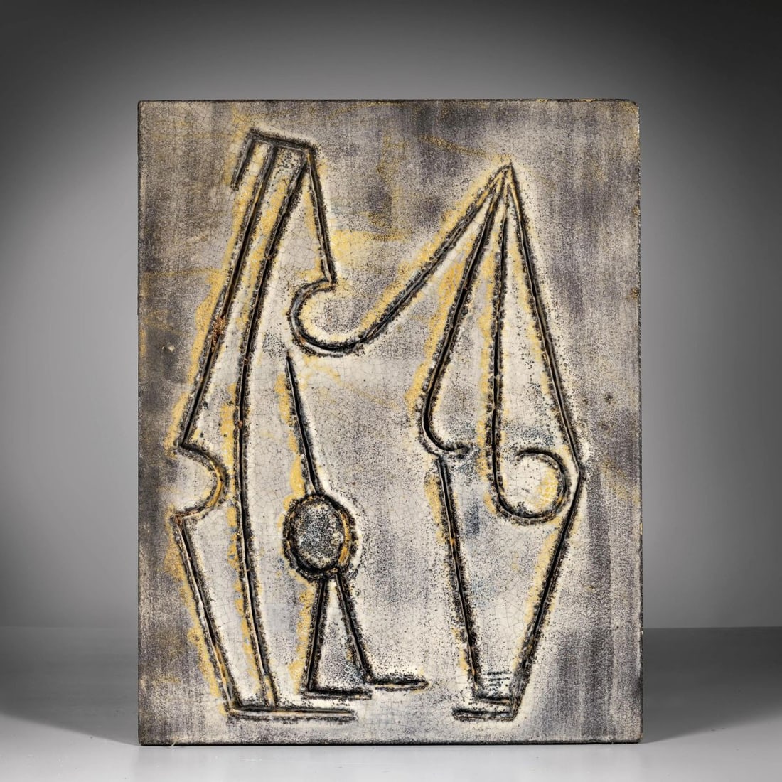 Marcello Fantoni: Marcello Fantoni (Firenze, 1915 - 2011) BLACK AND YELLOW CERAMICA PLATE PLACCA in ceramica nei toni del nero e del giallo firmato sul retro Produzione Italia, 1970 circa cm H40xL51,5xP2 