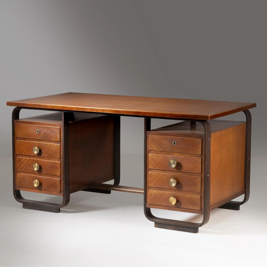 Giuseppe Pagano Pogatschnig: Giuseppe Pagano Pogatschnig (Parenzo, 1896 - Mauhausen, 1945) WOODEN AND METAL DESK SCRIVANIA in legno, dettagli in metallo Produzione Italia, 1940 circa H79xL161xP83 