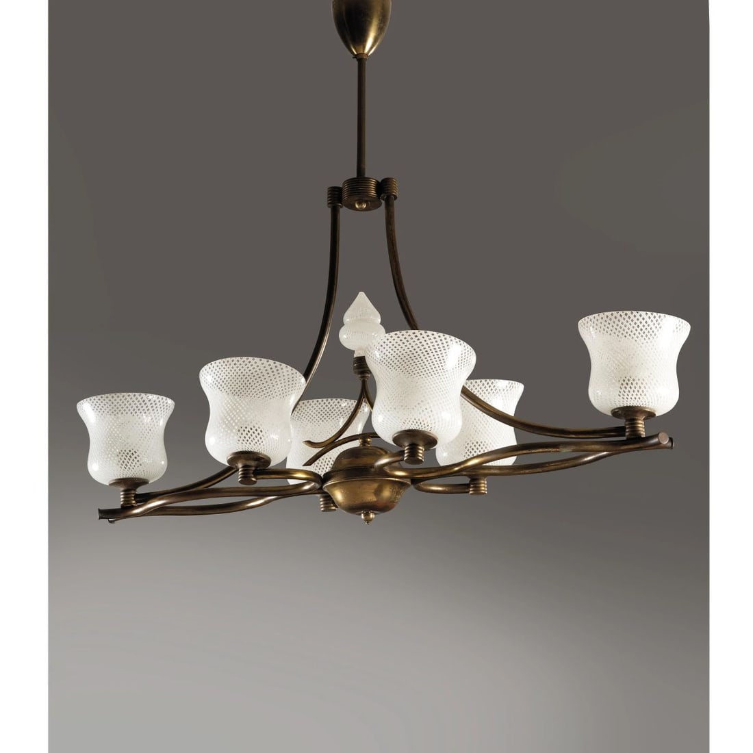 LAMPADARIO: BRASS AND GLASS CEILING LAMP LAMPADARIO in ottone e vetro Produzione Italia, 1950 circa cm H80xL88xP40 