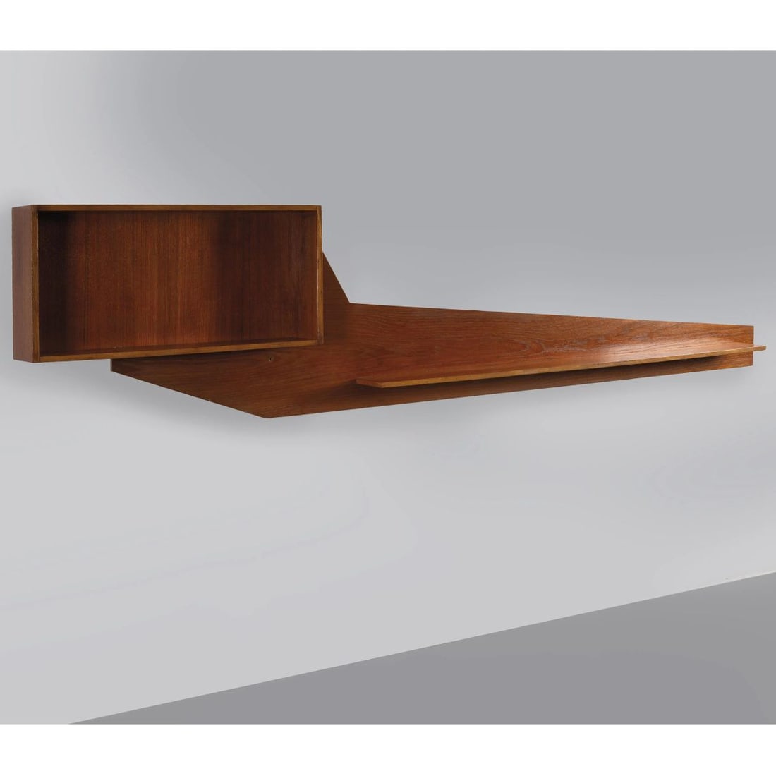 WOODEN SHELF (1 of 1)