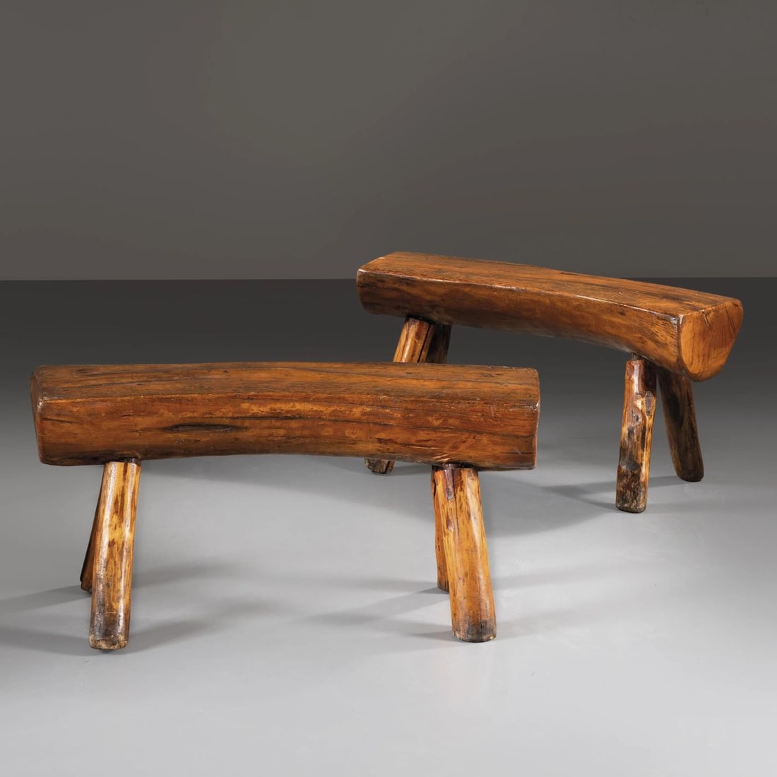 A COUPLE OF WOODEN BENCHES: A COUPLE OF WOODEN BENCHES COPPIA DI PANCHE in legno Produzione Italia, 1970 circa cm H42xL90xP30
