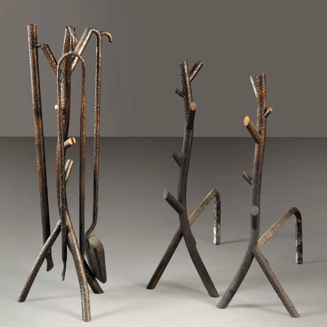 COPPER FIREPLACE SET: COPPER FIREPLACE SET SET DA CAMINO in rame Produzione Italia, 1950 circa cm H68xL38xP20