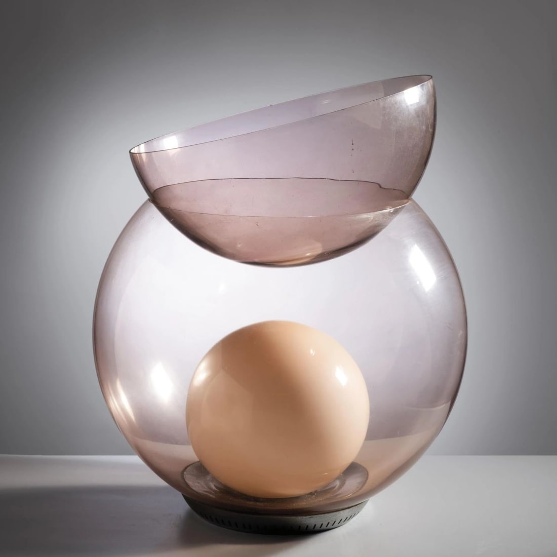 Gae Aulenti: Gae Aulenti (Palazzolo dello Stella, 1927 - Milano, 2012) METAL AND GLASS «GIOVA» TABLE LAMP LAMPADA MODELLO GIOVA in vetro e metallo Produzione Poltronova, Agliana, 1964 alt. cm
