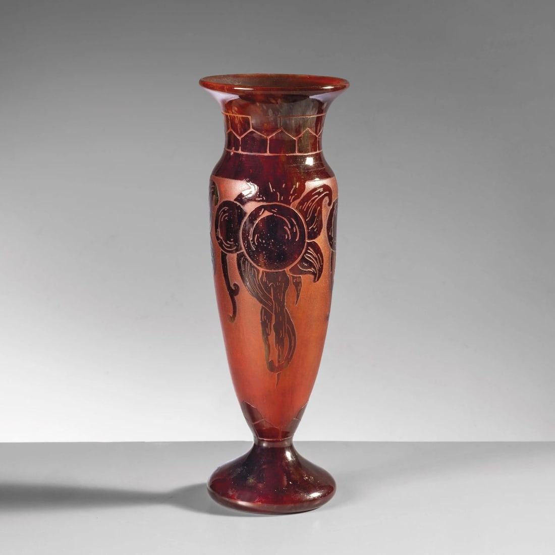 Schneider : Schneider BROWN GLASS VASE VASO in vetro nei toni del marrone Produzione Francia, 1920 circa firmato alla base “La verre francais” alt. cm 26 e diam. cm 9