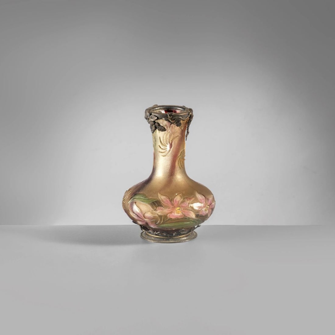 Burgun, Schverer & Cie: Burgun, Schverer & Cie GLASS AND METAL VASE VASO in vetro e metallo Produzione Francia, 1900 circa Firmato a punta alla base “Verrerie d’art de Lorraine, B S & C, Deposé” alt. cm 12 e