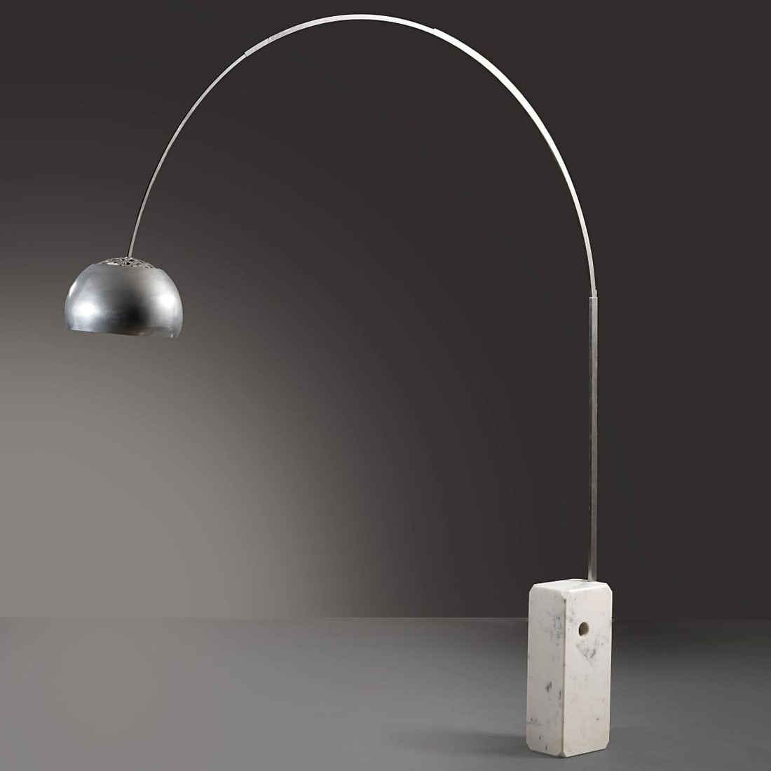 Achille Castiglioni e: Achille Castiglioni e (Milano, 1918 - 2002) Pier Giacomo Castiglioni (Milano, 1913 - 1968) «ARCO» FLOOR LAMP, METAL STRUCTURE, MARBLE BASE LAMPADA MODELLO ARCO struttura in metallo, base in marmo